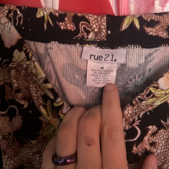 these pants are flowing and long but they don’t drag - Picture 3 of 3